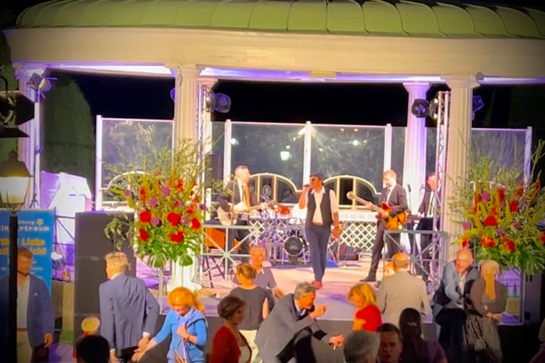 Italienische Band mit Live Musik bei einer Firmenfeier
